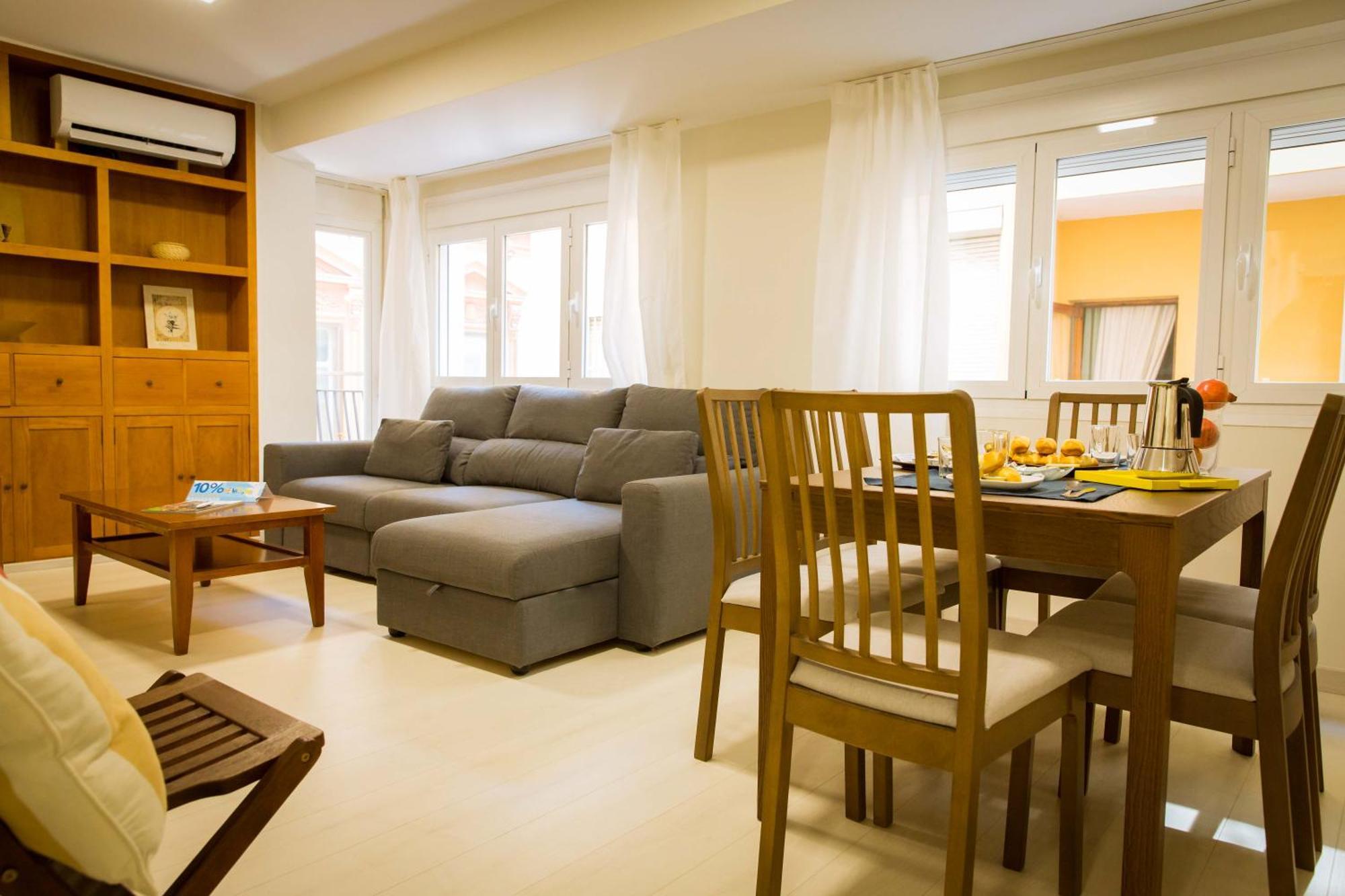 Apartments Holidays2Malaga City Center Bagian luar foto