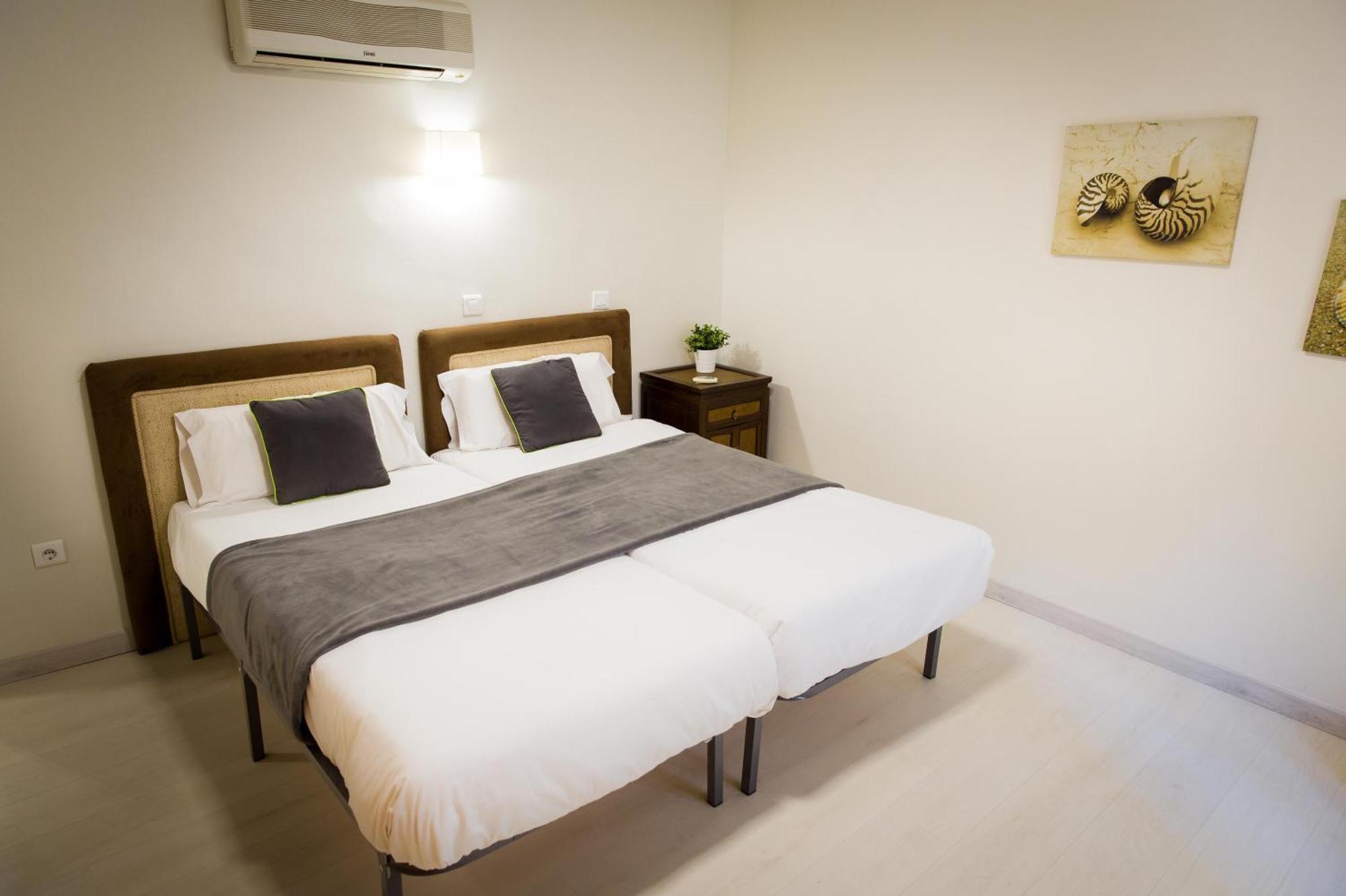 Apartments Holidays2Malaga City Center Bagian luar foto